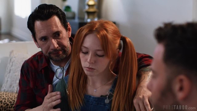 Рыжая студентка выбрала секс в два члена вместо уроков